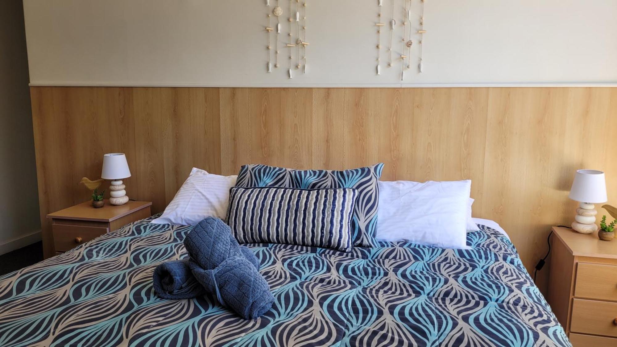 Bamboo Motor Inn Лейкс-Энтранс Экстерьер фото