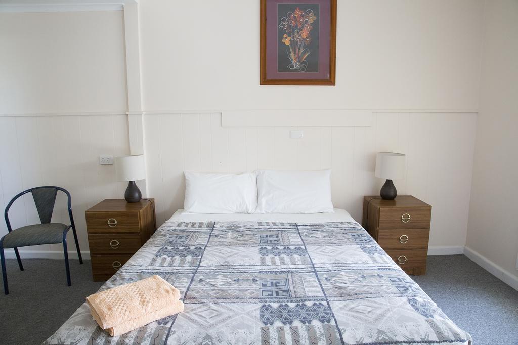 Bamboo Motor Inn Лейкс-Энтранс Экстерьер фото